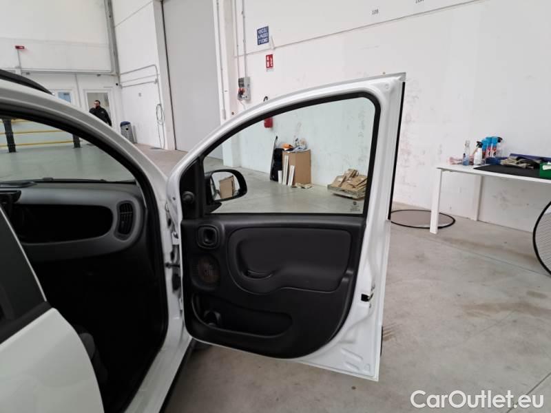  Fiat  Panda FIAT  / 2011 / 5P / BERLINA 1.0 FIREFLY 70CV SeS HYBRID CITY LIFE #82
