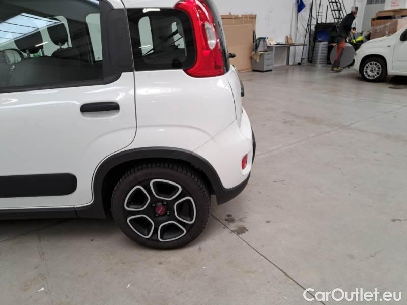  Fiat  Panda FIAT  / 2011 / 5P / BERLINA 1.0 FIREFLY 70CV SeS HYBRID CITY LIFE #47