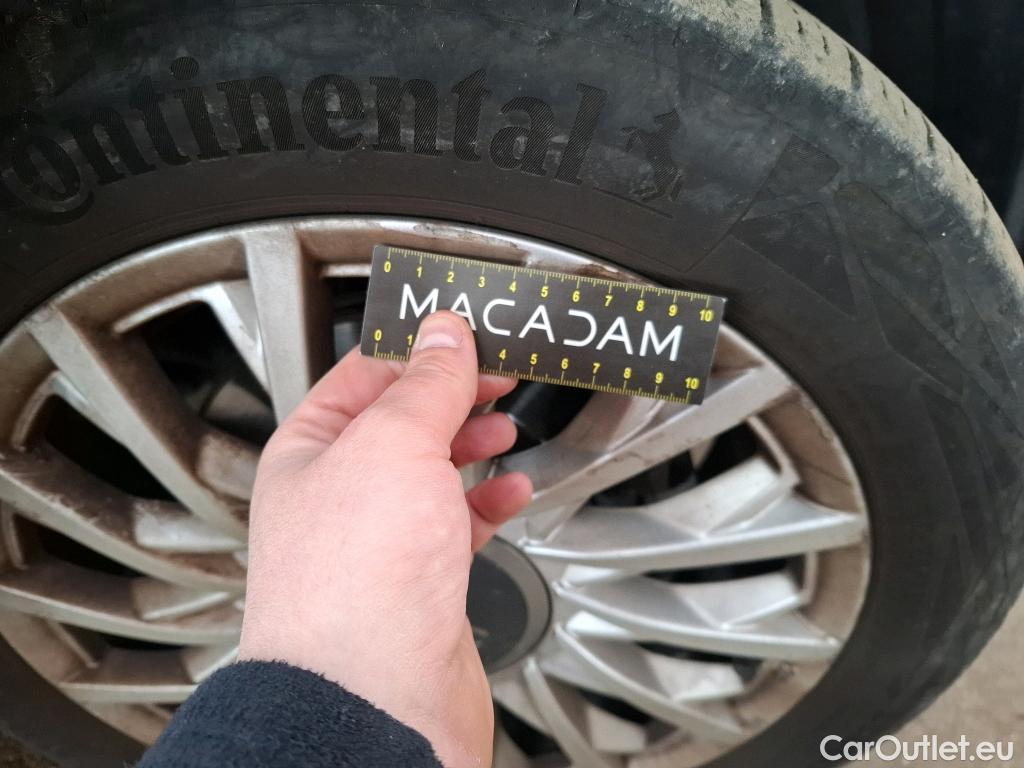  Fiat  500 FIAT  2015 3P Berline Hybrid 10 BSG 70 ch Dolcevita #8