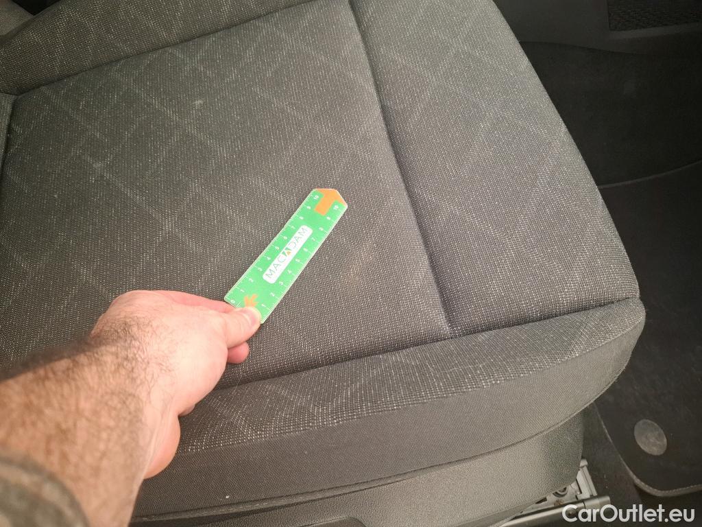  Volkswagen  Golf   / 2020 / 5P / Berline 2.0 TDI SCR 115 DSG7 LIFE BUSINESS #8