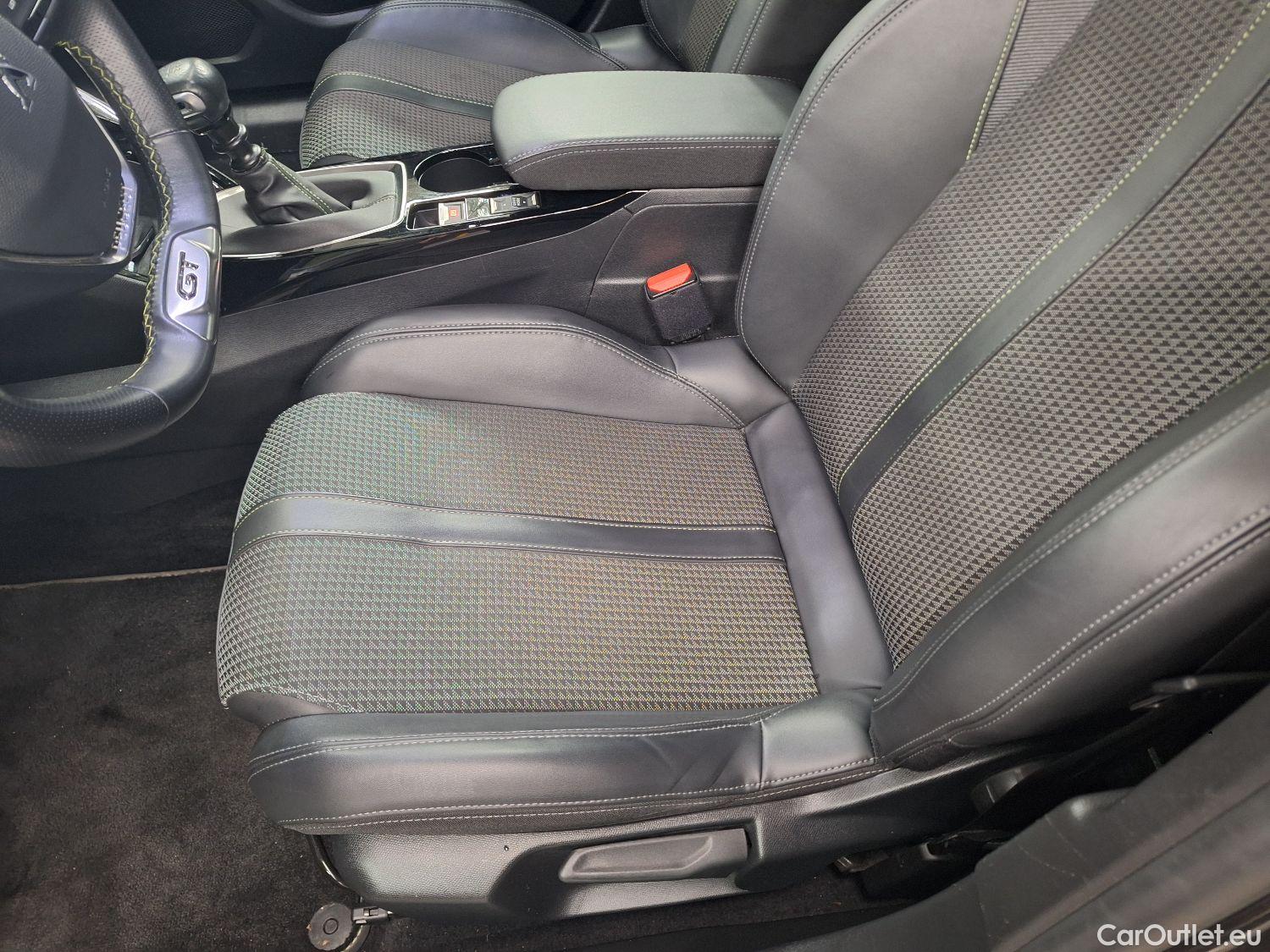  Peugeot  2008 Peugeot,  '19, Peugeot  1.2 Puretech 96kW S&S GT 5d #27