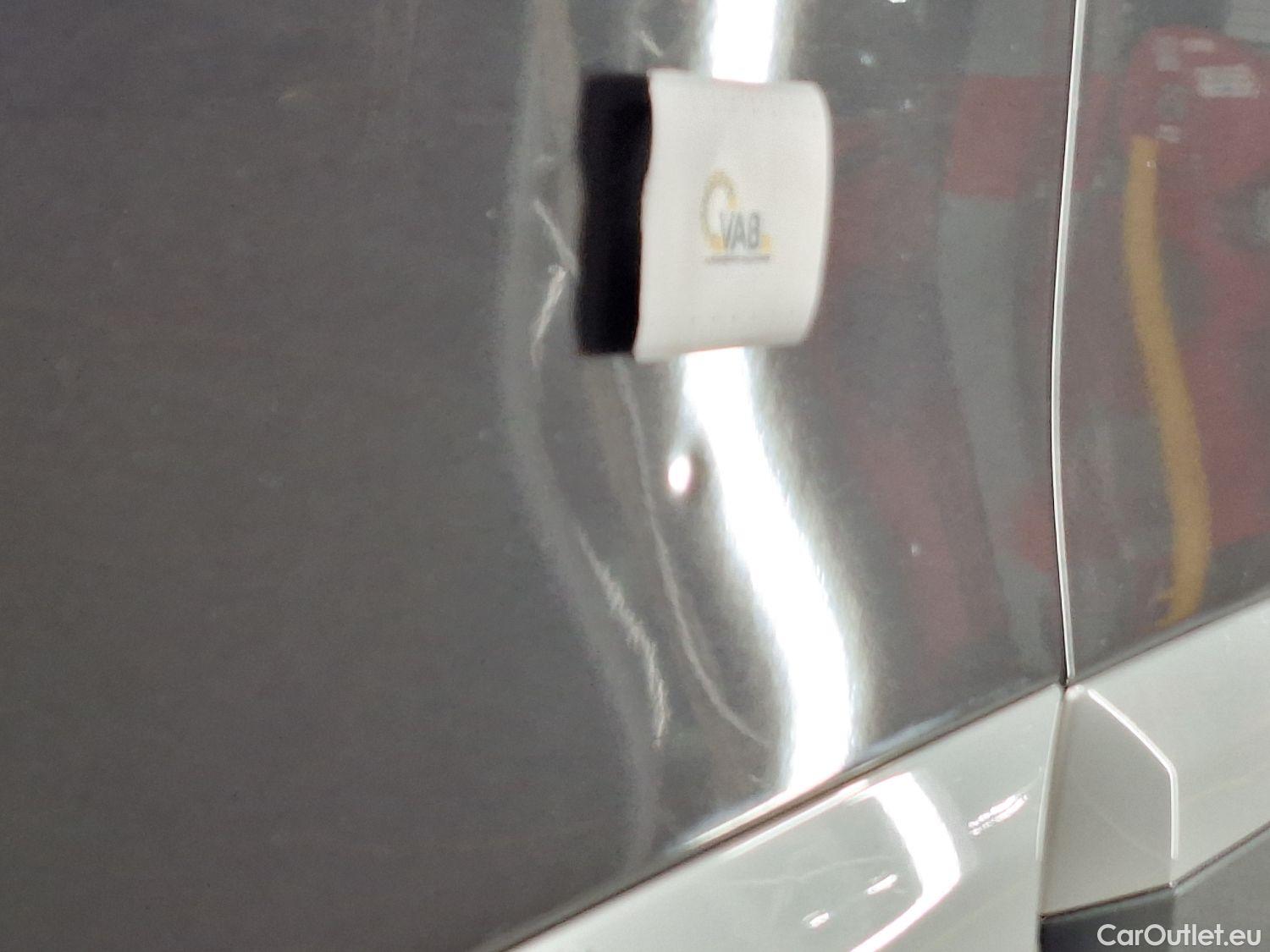  Peugeot  2008 Peugeot,  '19, Peugeot  1.2 Puretech 96kW S&S GT 5d #17