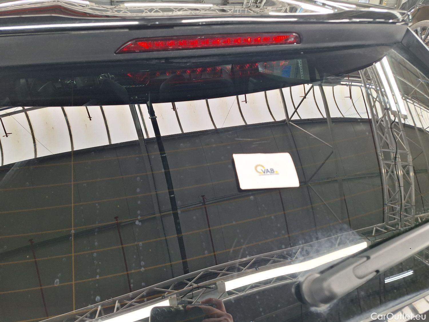  Peugeot  2008 Peugeot,  '19, Peugeot  1.2 Puretech 96kW S&S GT 5d #24