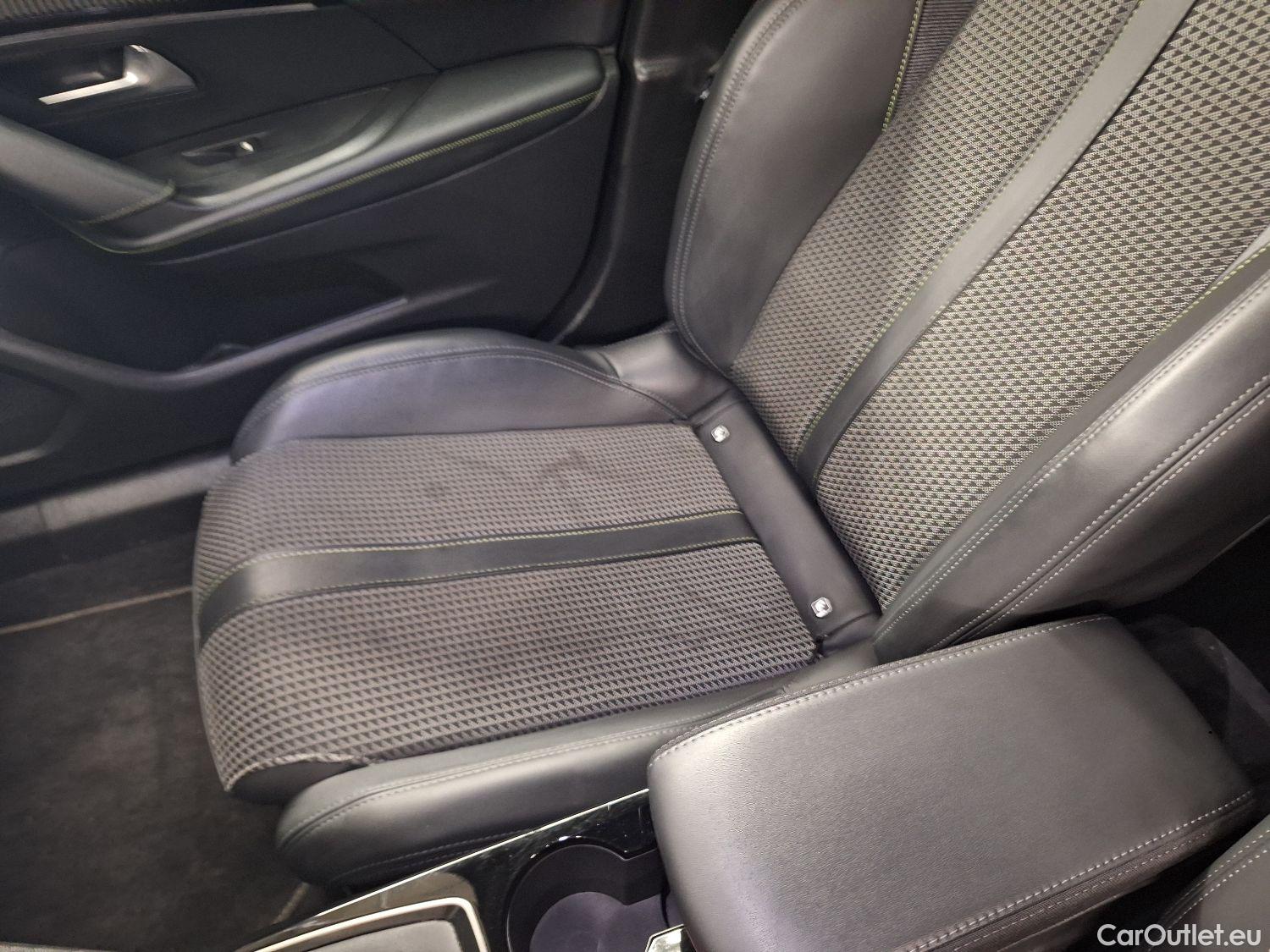  Peugeot  2008 Peugeot,  '19, Peugeot  1.2 Puretech 96kW S&S GT 5d #28