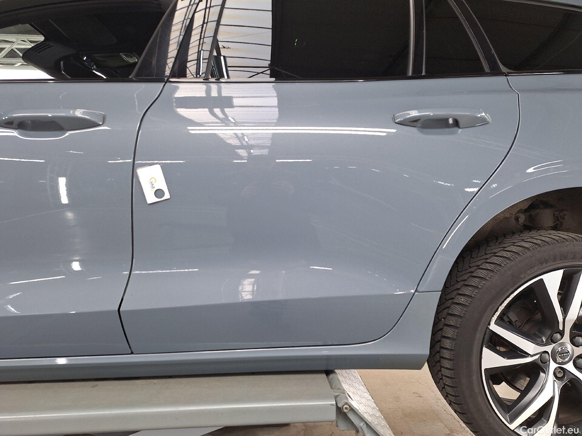  Volvo  V60 Volvo,  '18, Volvo  B4 D R-Design Aut. 5d #1