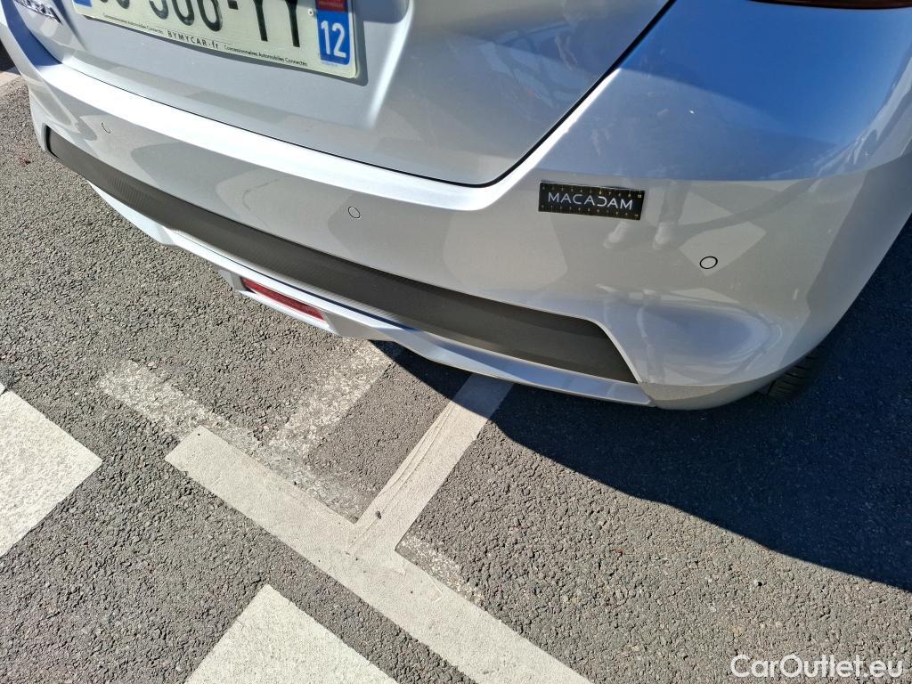  Nissan  Micra NISSAN  / 2016 / 5P / Berline IG-T 92 Business Edition #9