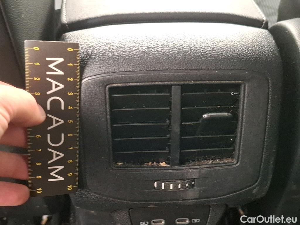  Volkswagen  T-ROC  R-Line 1.5 TSI 150CV BVA7 E6d #60