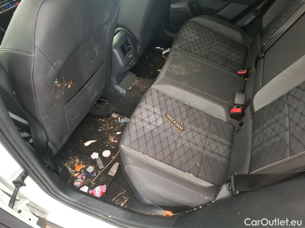  Volkswagen  T-ROC  R-Line 1.5 TSI 150CV BVA7 E6d #40