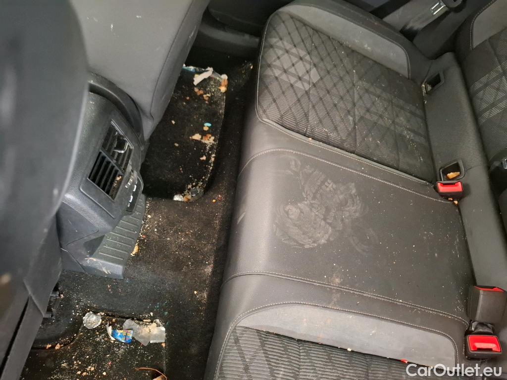  Volkswagen  T-ROC  R-Line 1.5 TSI 150CV BVA7 E6d #44