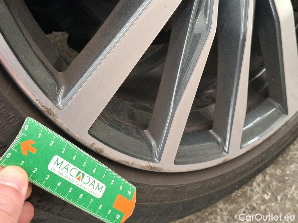  Bmw  Serie 2 BMW Série 2 Gran Coupé / 2019 / 4P / Berline 218D Business Design #24