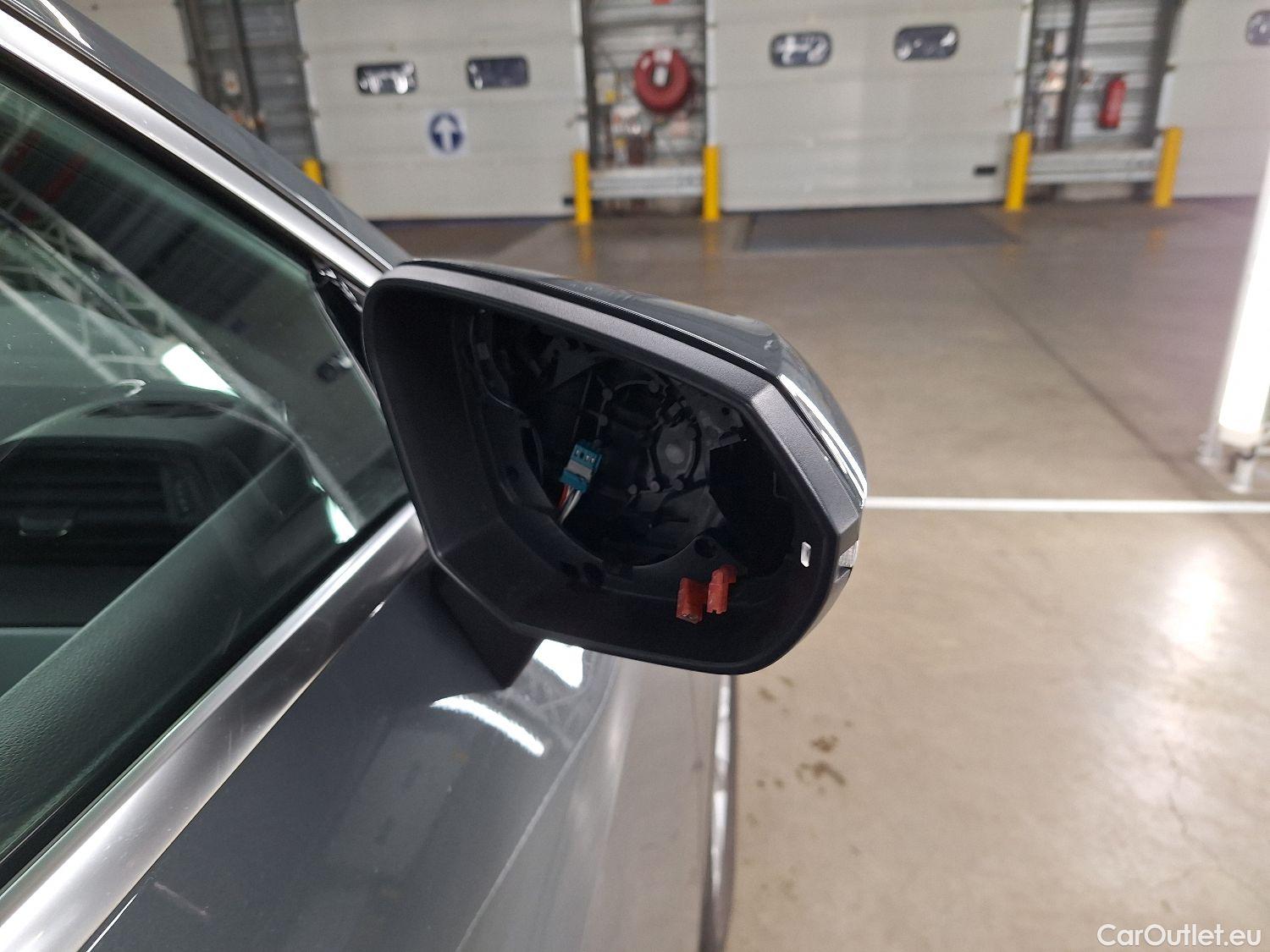  Audi  Q3 Audi,  SB '19 PHEV, Audi  Sportback 45 TFSI e S tronic 5d #32