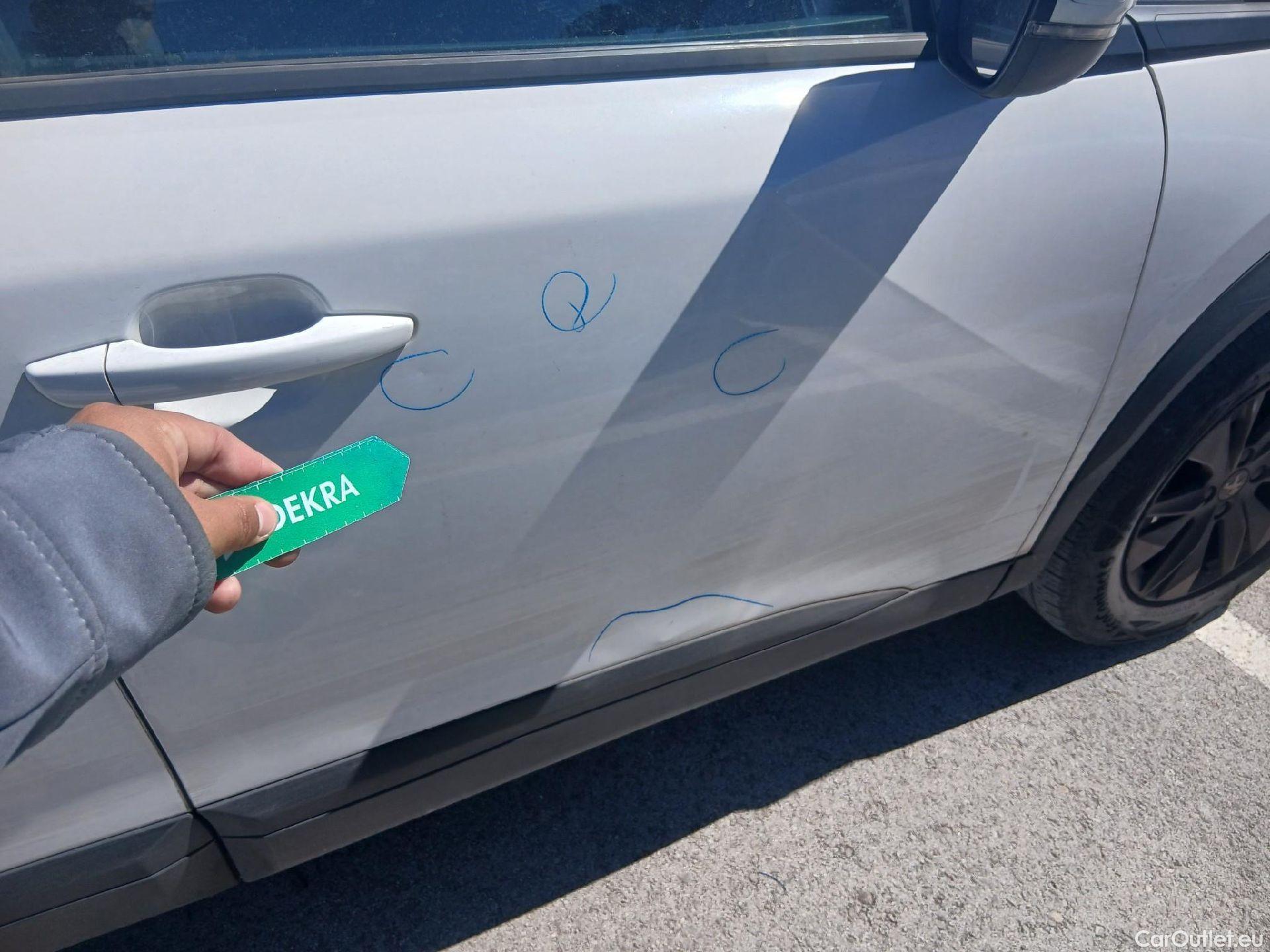  Peugeot  2008 PEUGEOT  / 2019 / 5P / todoterreno Active Pack BlueHDI 81kW (110CV) #28