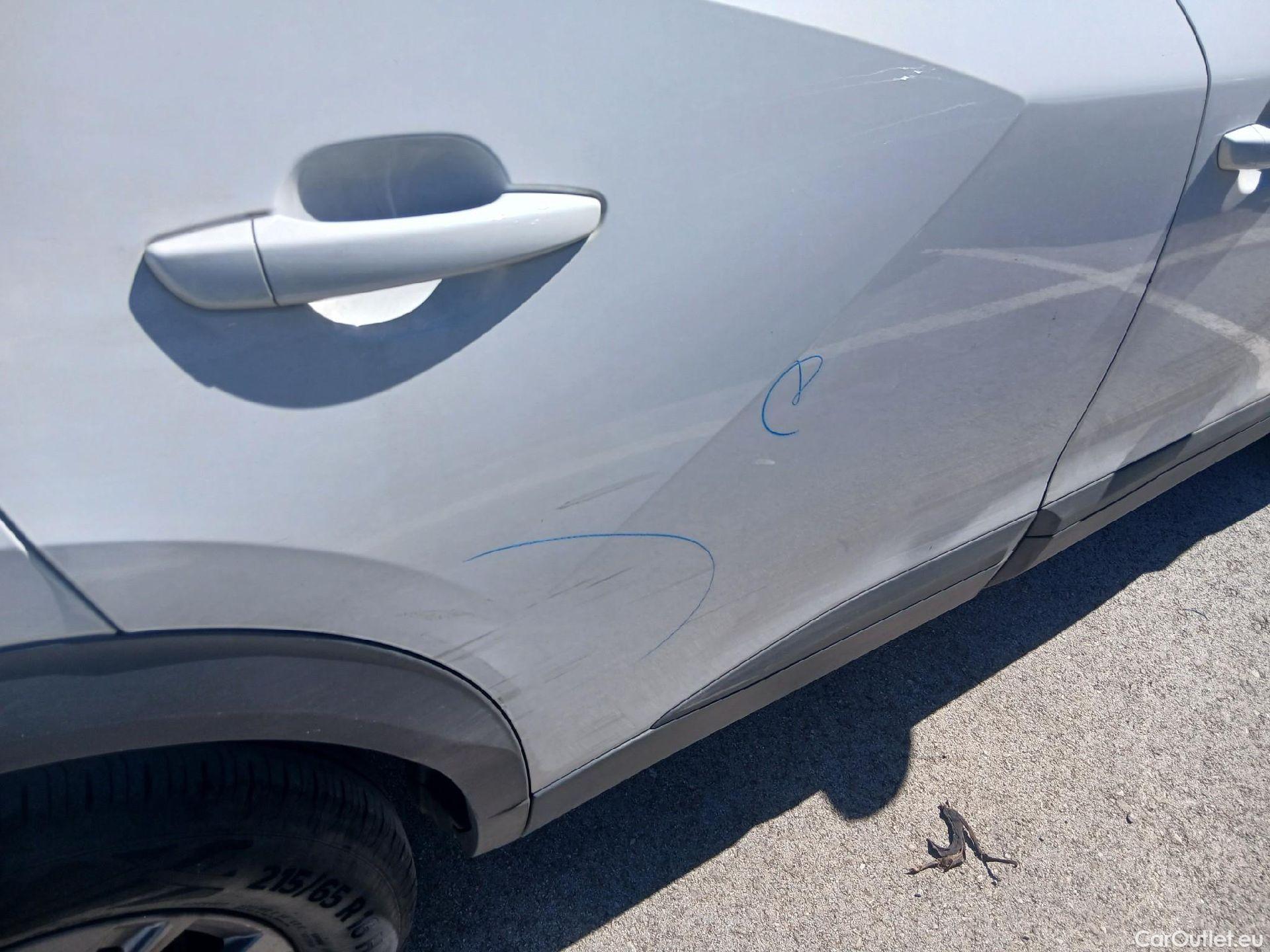  Peugeot  2008 PEUGEOT  / 2019 / 5P / todoterreno Active Pack BlueHDI 81kW (110CV) #27