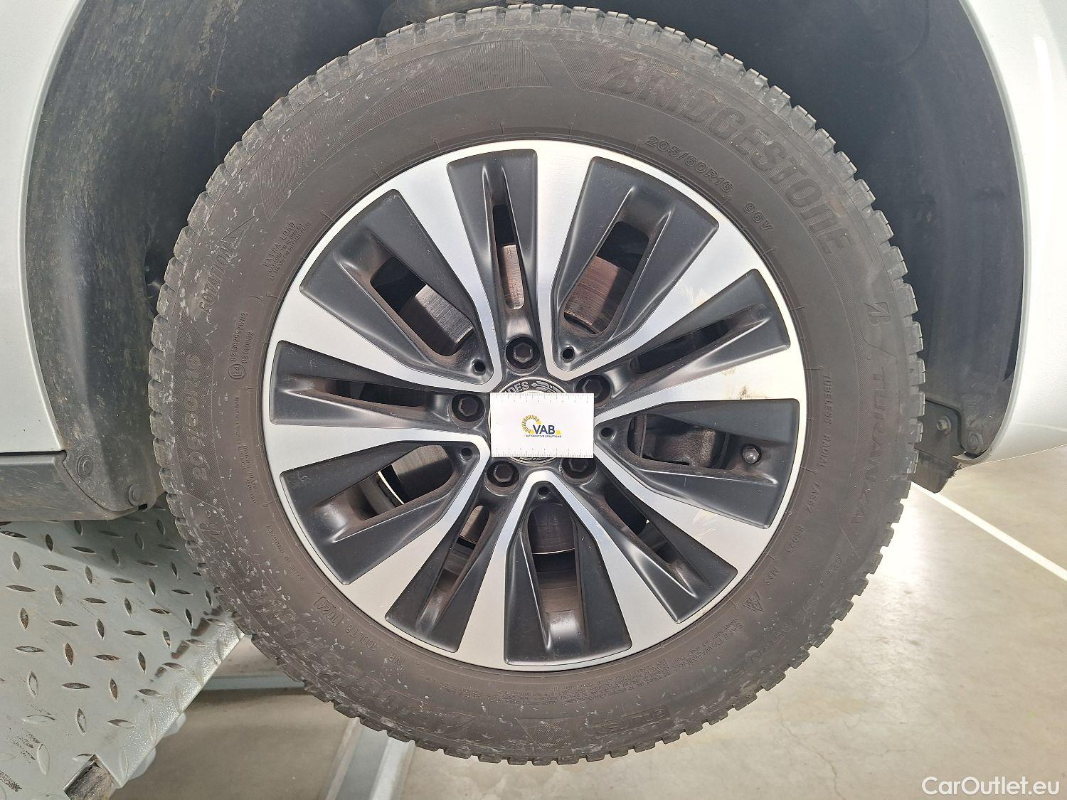  Mercedes  A-Klasse Mercedes, A-Class Berline '18, Mercedes-Benz  Limousine A 180d Business S #31