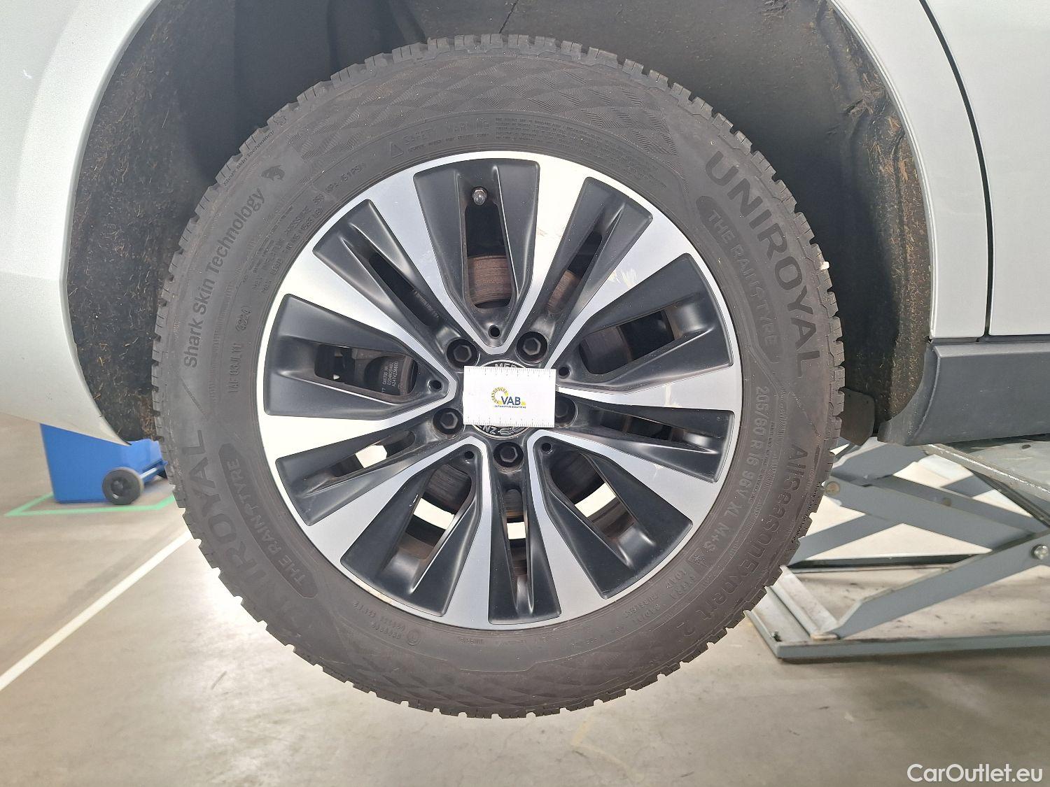  Mercedes  A-Klasse Mercedes, A-Class Berline '18, Mercedes-Benz  Limousine A 180d Business S #39