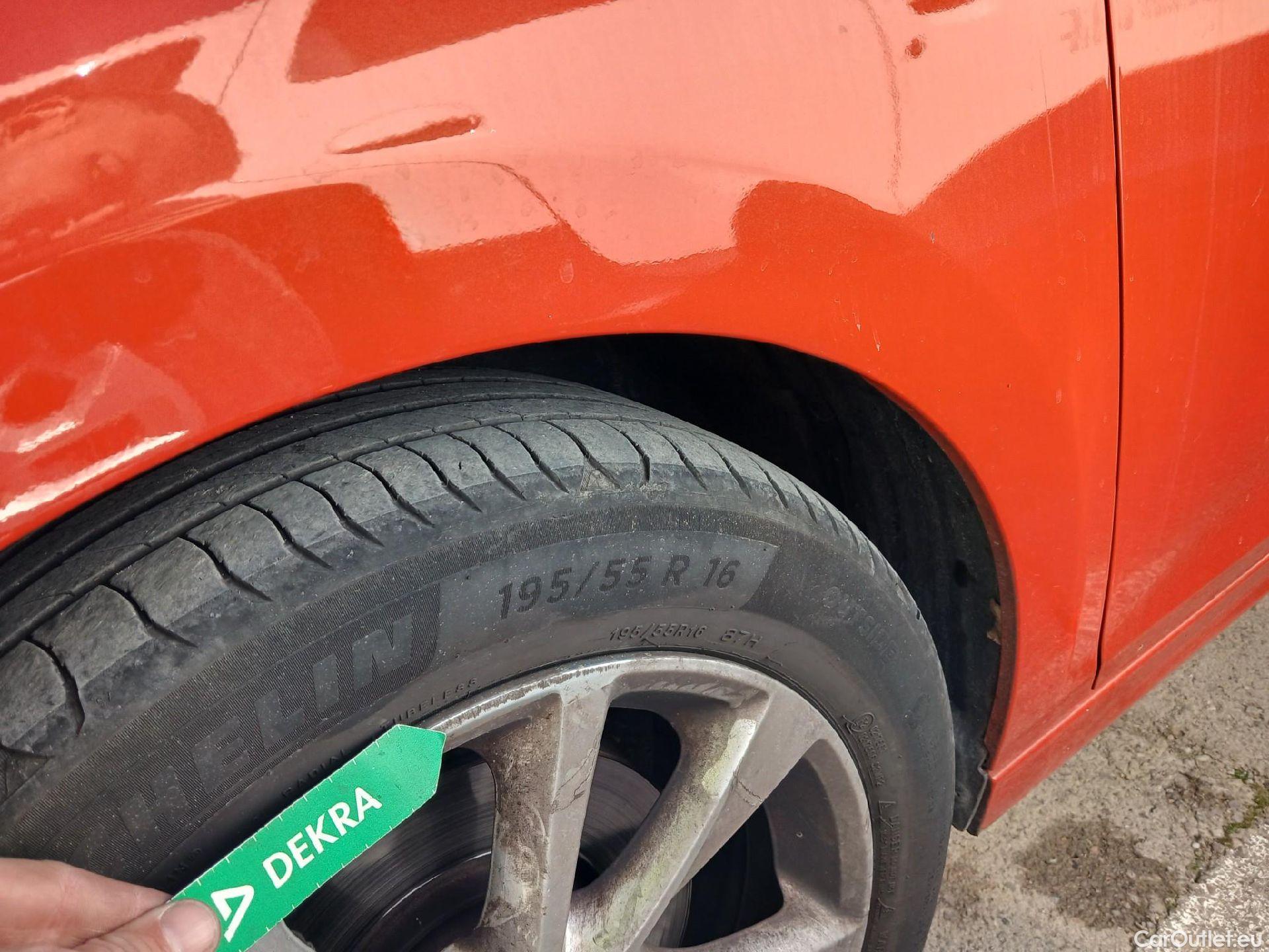  Opel  Corsa OPEL  / 2019 / 5P / berlina con portón 1.2T XHL 74kW (100CV) Edition #2