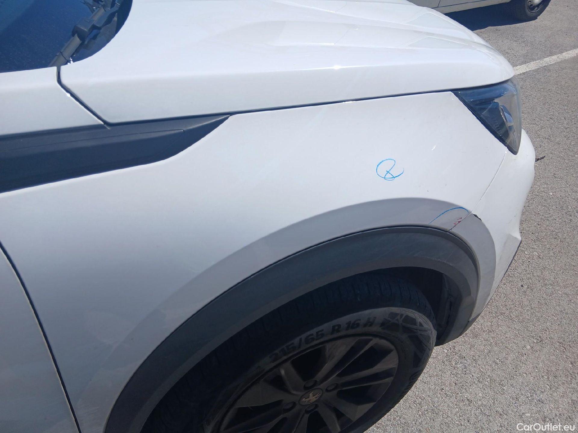  Peugeot  2008 PEUGEOT  / 2019 / 5P / todoterreno Active Pack BlueHDI 81kW (110CV) #32