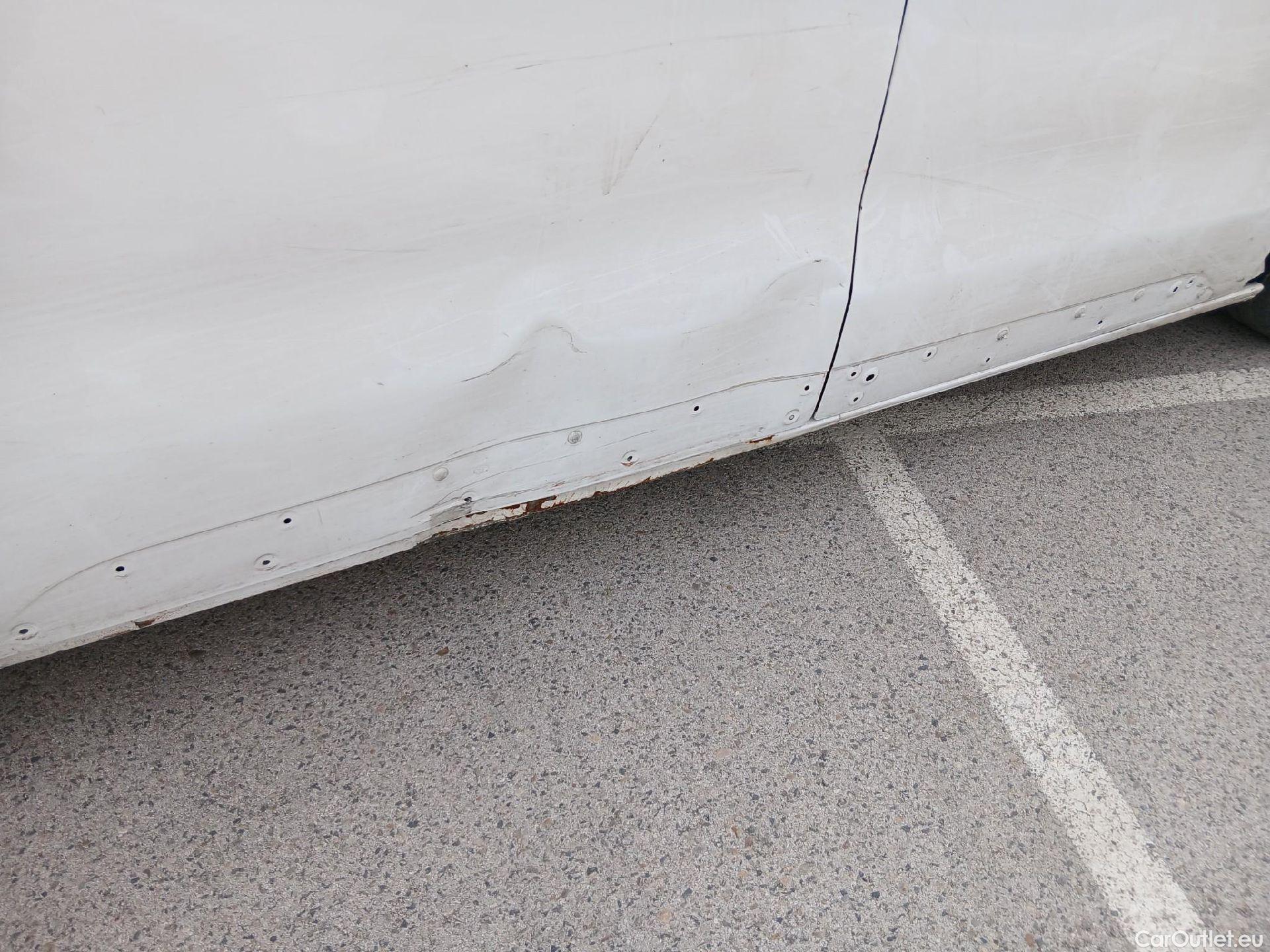  Opel  Vivaro OPEL  / 2019 / 4P / furgón 1.5 Diésel 74kW(100CV)M Std Exp #27