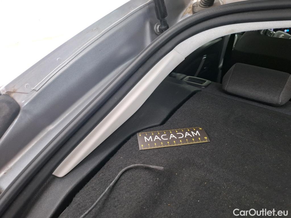  Citroen  C4  Berline Max 1.2 PureTech 130CV BVM6 6E #3