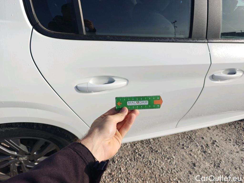  Peugeot  208 PEUGEOT  / 2019 / 5P / berlina con portón BlueHDi 73kW (100CV) Active Pack #48