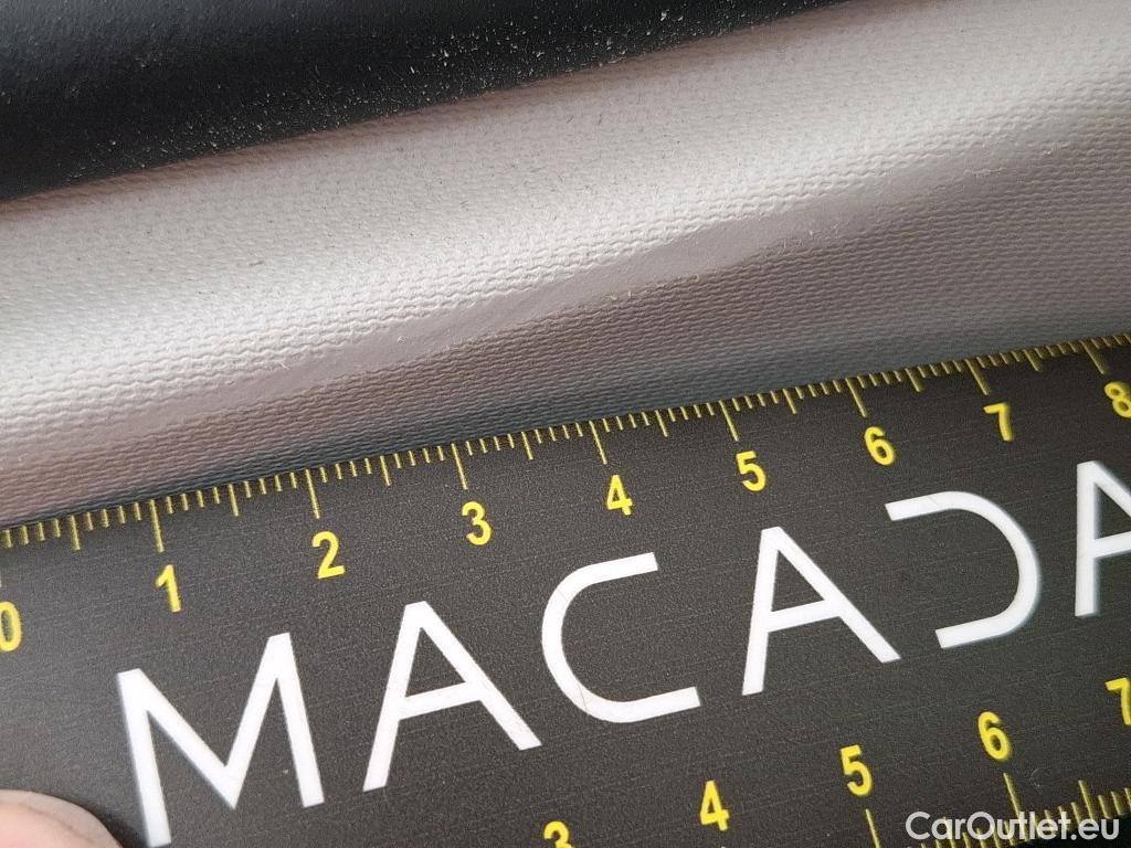  Citroen  C4  Berline Max 1.2 PureTech 130CV BVM6 6E #4