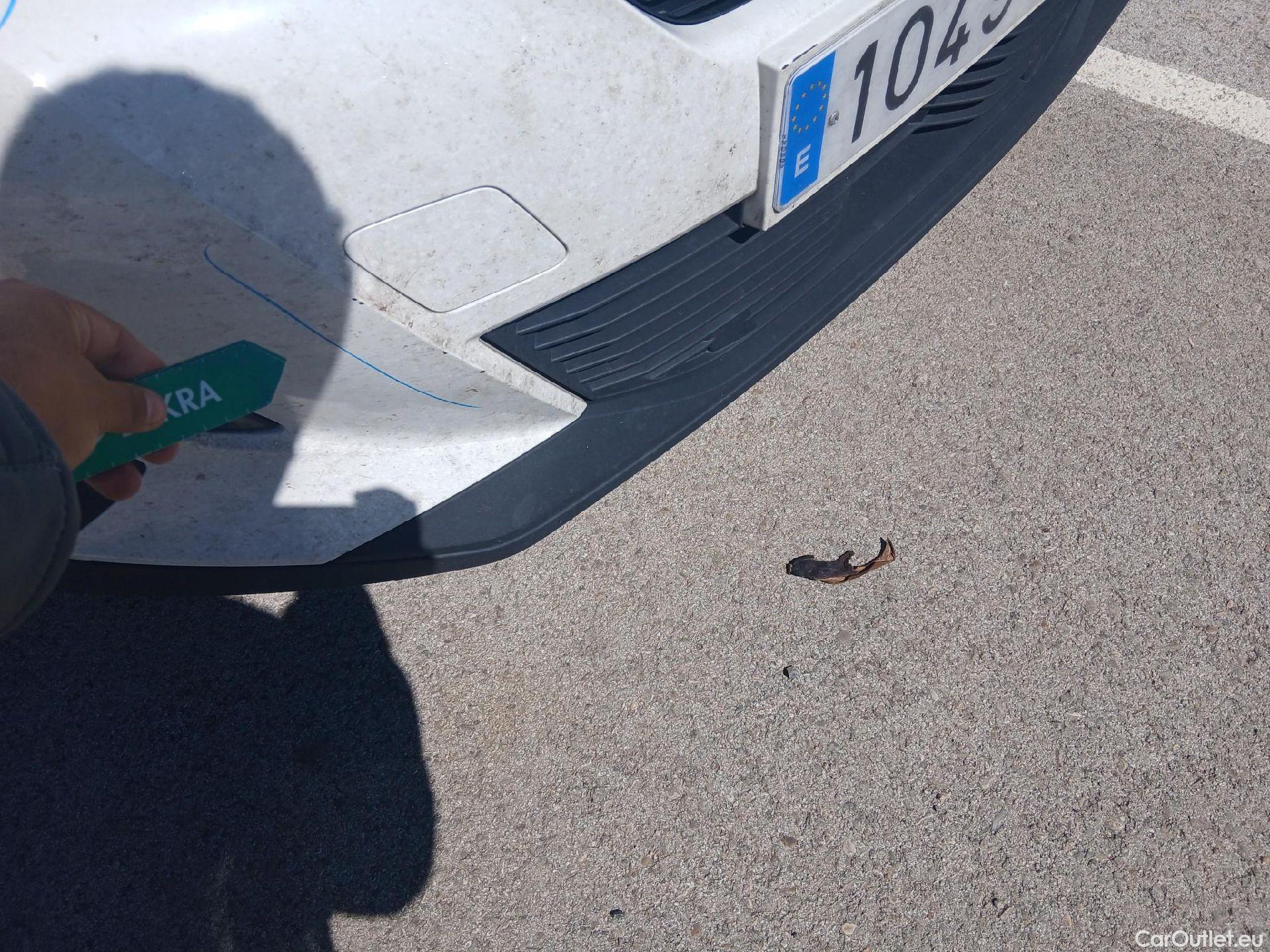  Peugeot  2008 PEUGEOT  / 2019 / 5P / todoterreno Active Pack BlueHDI 81kW (110CV) #13