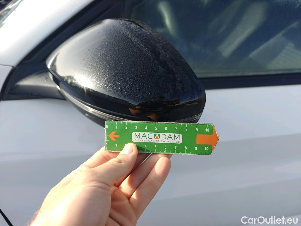  Peugeot  208 PEUGEOT  / 2019 / 5P / berlina con portón BlueHDi 73kW (100CV) Active Pack #44