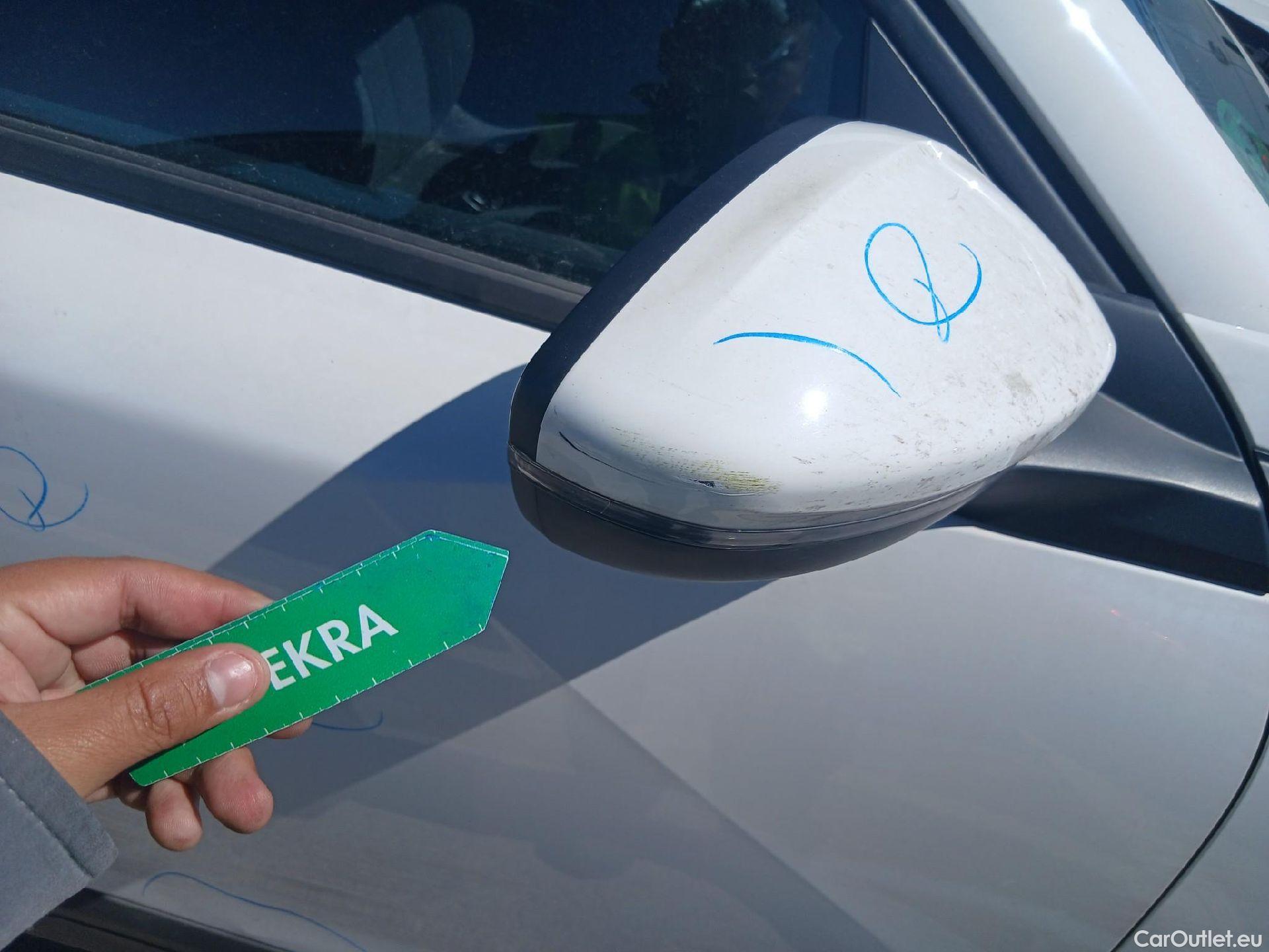  Peugeot  2008 PEUGEOT  / 2019 / 5P / todoterreno Active Pack BlueHDI 81kW (110CV) #31