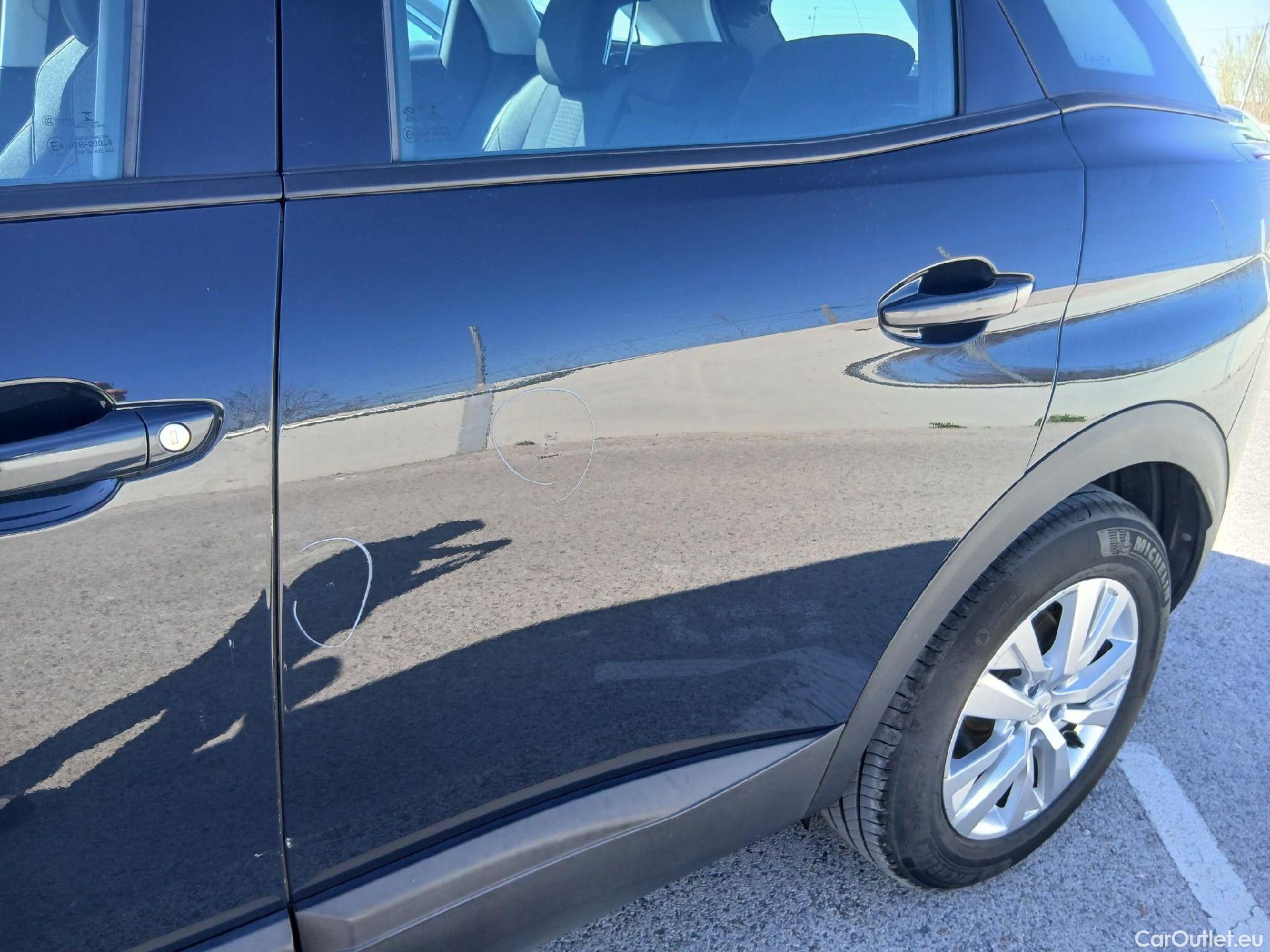  Peugeot  3008 PEUGEOT  / 2016 / 5P / todoterreno 1.5 BlueHDi 96kW (130CV) S&S Active #24