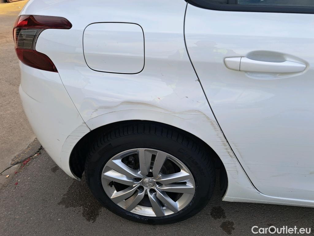  Peugeot  308 PEUGEOT  / 2017 / 5P / berlina con portón 5p Active Pack BlueHDi 130 S&S (AC) #7