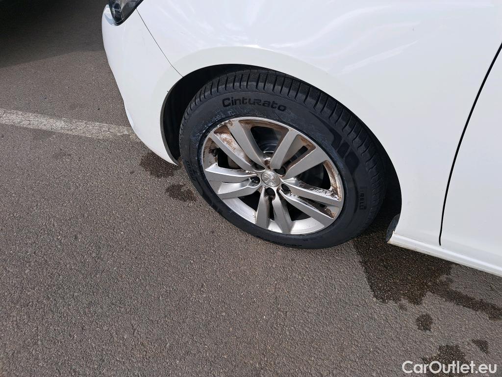  Peugeot  308 PEUGEOT  / 2017 / 5P / berlina con portón 5p Active Pack BlueHDi 130 S&S (AC) #58