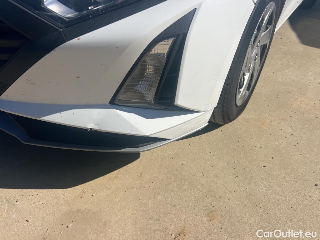  Hyundai  i20 HYUNDAI  / 2023 / 5P / berlina con portón 1.2 MPI Essence #16