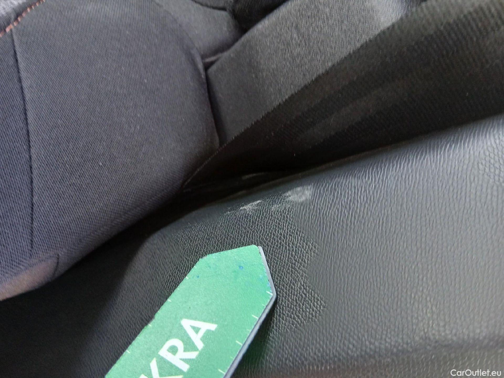  Peugeot  3008 PEUGEOT  / 2016 / 5P / todoterreno 1.5 BlueHDi 96kW (130CV) S&S Active #32