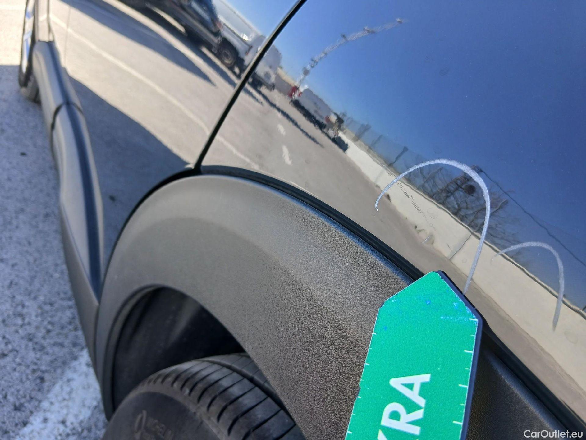  Peugeot  3008 PEUGEOT  / 2016 / 5P / todoterreno 1.5 BlueHDi 96kW (130CV) S&S Active #33