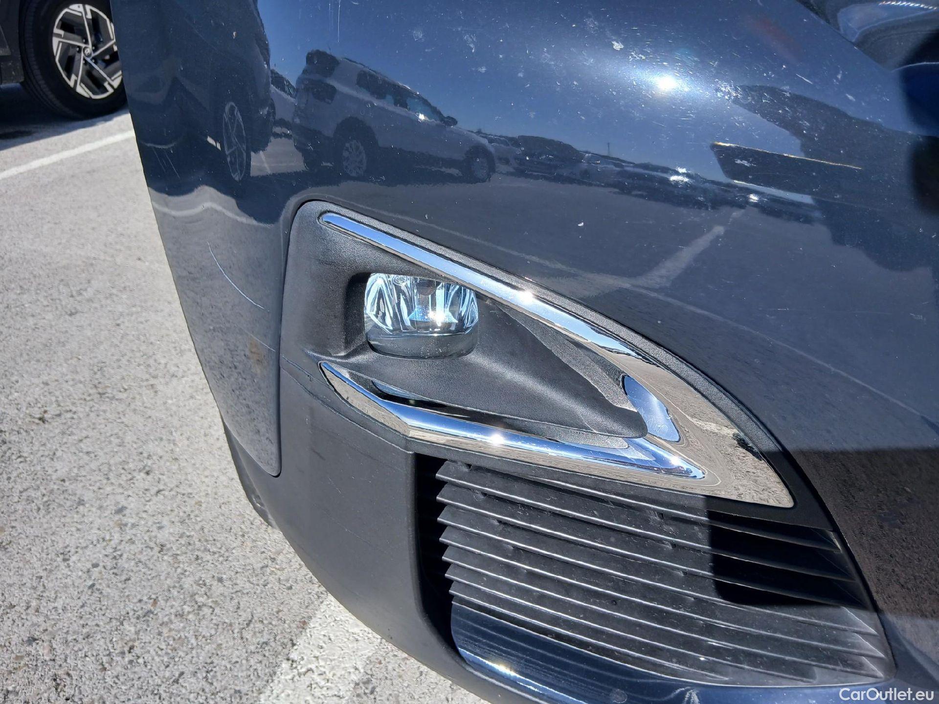  Peugeot  3008 PEUGEOT  / 2016 / 5P / todoterreno 1.5 BlueHDi 96kW (130CV) S&S Active #11