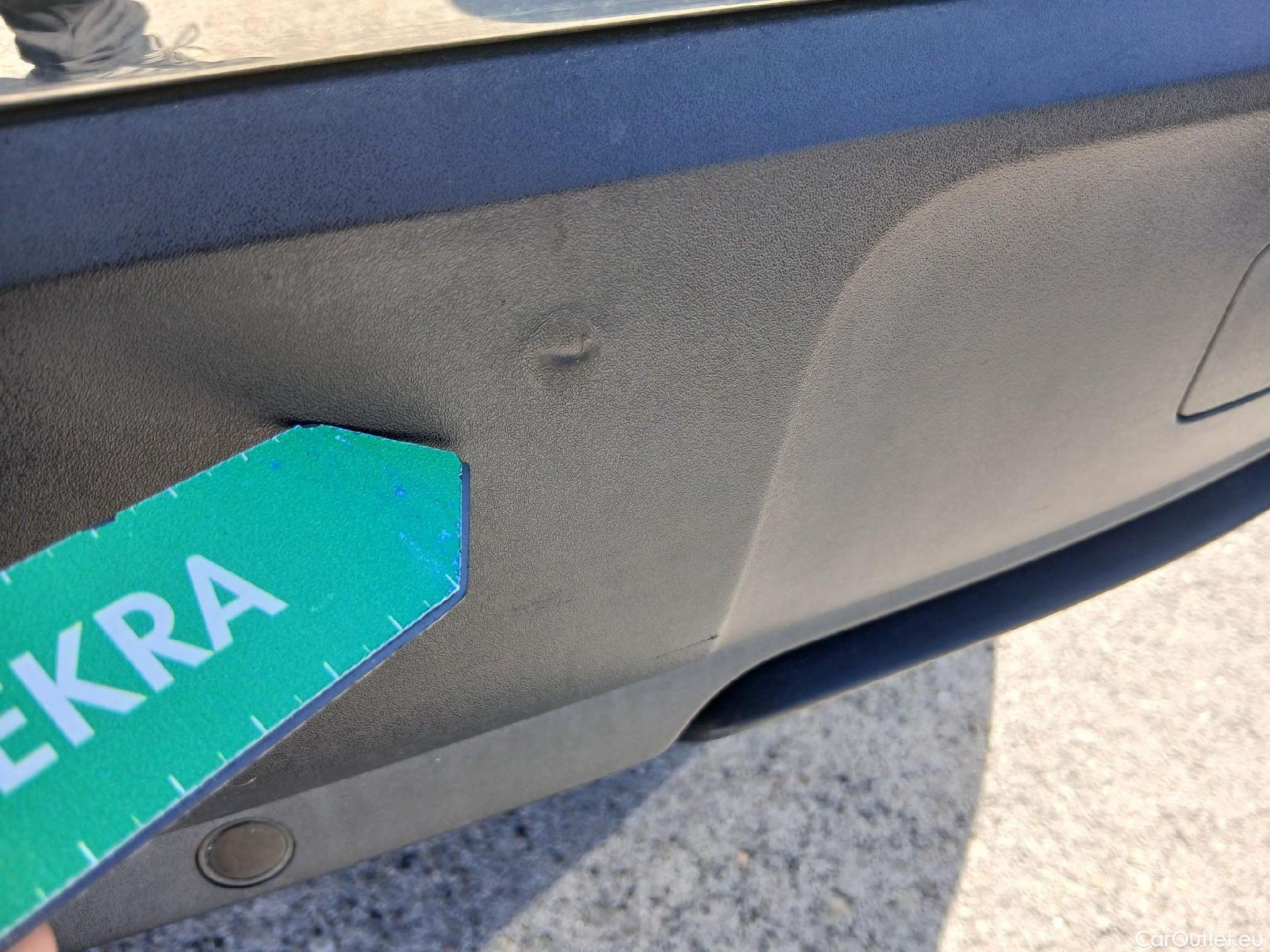  Peugeot  3008 PEUGEOT  / 2016 / 5P / todoterreno 1.5 BlueHDi 96kW (130CV) S&S Active #40