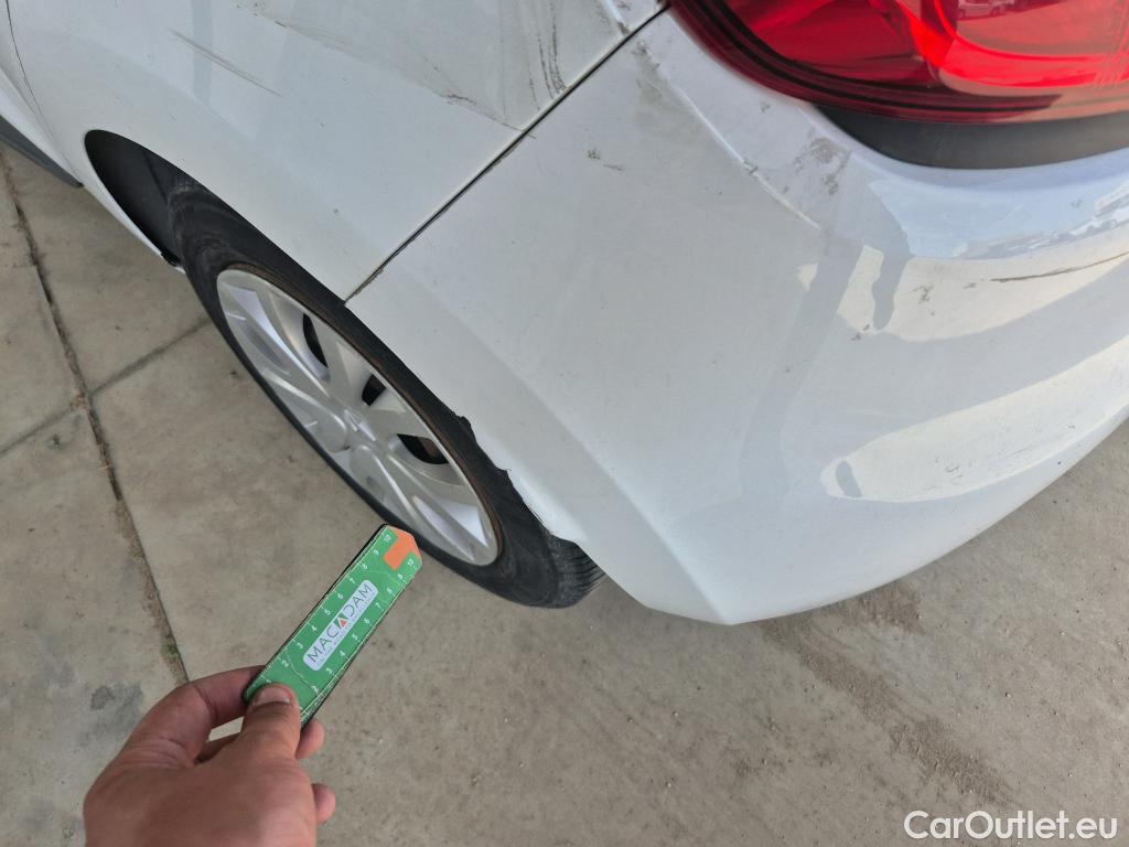  Renault  Clio RENAULT  / 2016 / 5P / berlina con portón Business TCe 66kW (90CV) GLP -18 #24