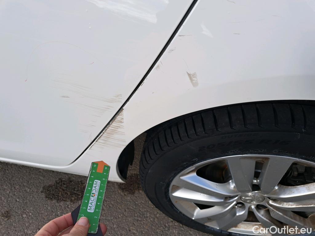  Peugeot  308 PEUGEOT  / 2017 / 5P / berlina con portón 5p Active Pack BlueHDi 130 S&S (AC) #12