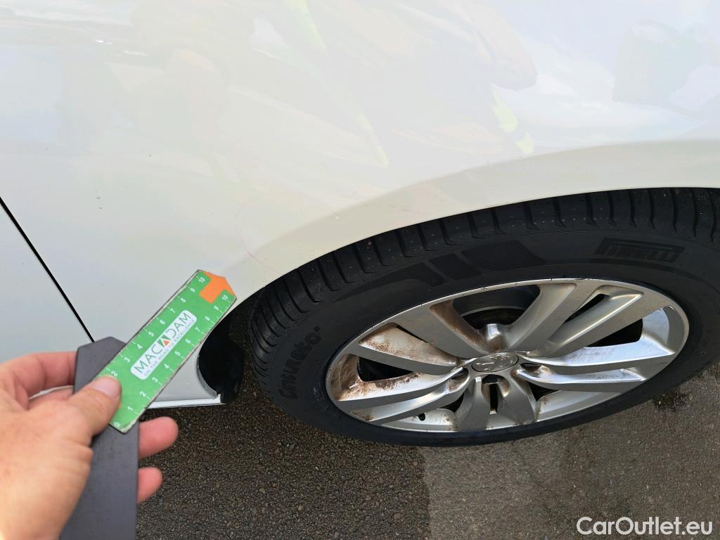  Peugeot  308 PEUGEOT  / 2017 / 5P / berlina con portón 5p Active Pack BlueHDi 130 S&S (AC) #18