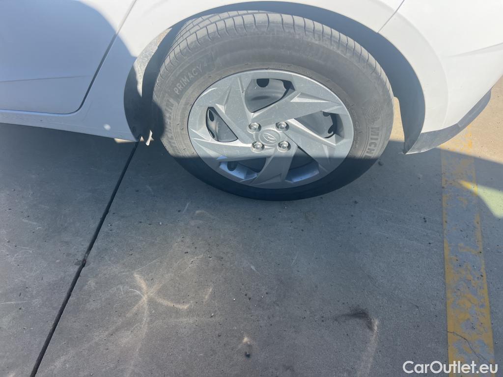  Hyundai  i20 HYUNDAI  / 2023 / 5P / berlina con portón 1.2 MPI Essence #23