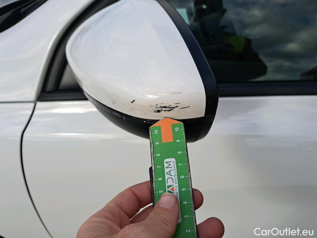  Peugeot  308 PEUGEOT  / 2017 / 5P / berlina con portón 5p Active Pack BlueHDi 130 S&S (AC) #47