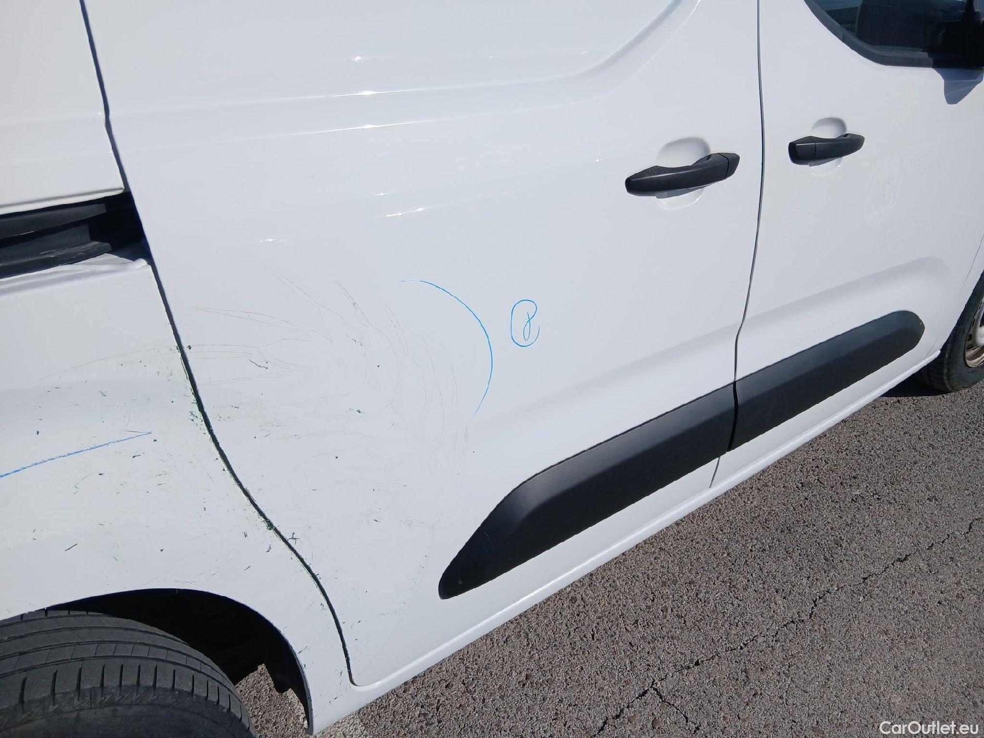  Peugeot  Partner PEUGEOT  / 2018 / 4P / furgón derivado de turismo Premium Standard 600kg BlueHDi 73kW (AC) #21