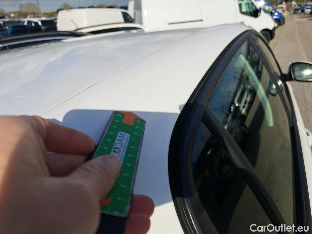  Peugeot  308 PEUGEOT  / 2017 / 5P / berlina con portón 5p Active Pack BlueHDi 130 S&S (AC) #50