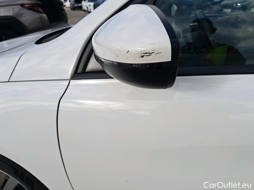  Peugeot  308 PEUGEOT  / 2017 / 5P / berlina con portón 5p Active Pack BlueHDi 130 S&S (AC) #19