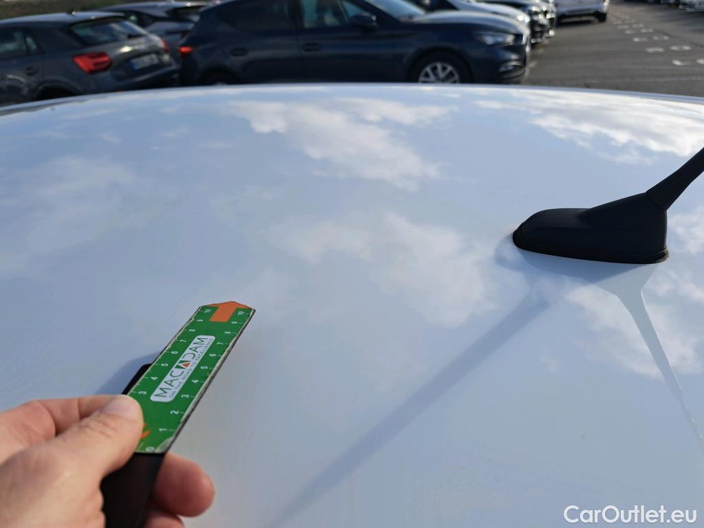  Peugeot  308 PEUGEOT  / 2017 / 5P / berlina con portón 5p Active Pack BlueHDi 130 S&S (AC) #3