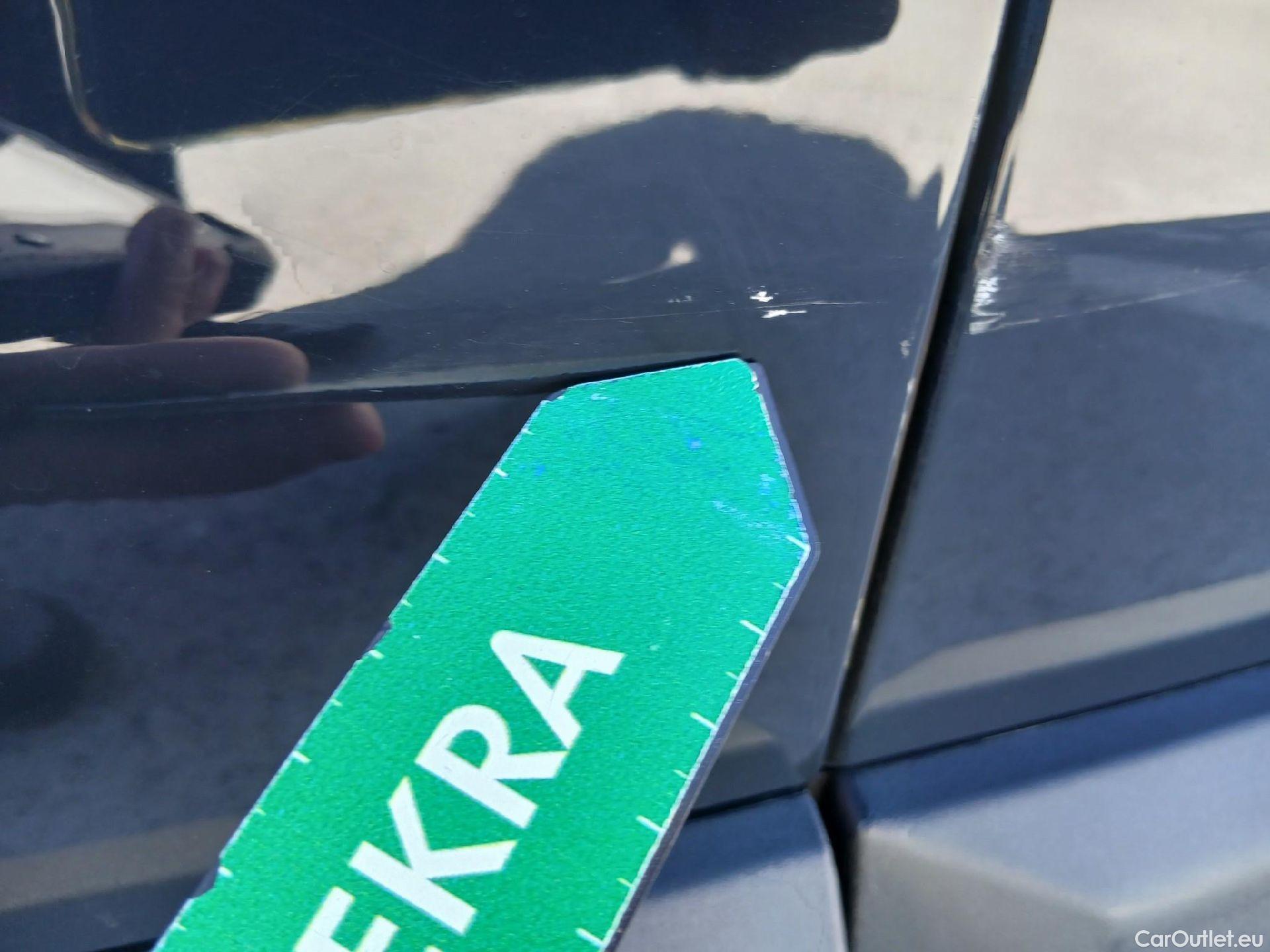  Peugeot  3008 PEUGEOT  / 2016 / 5P / todoterreno 1.5 BlueHDi 96kW (130CV) S&S Active #22