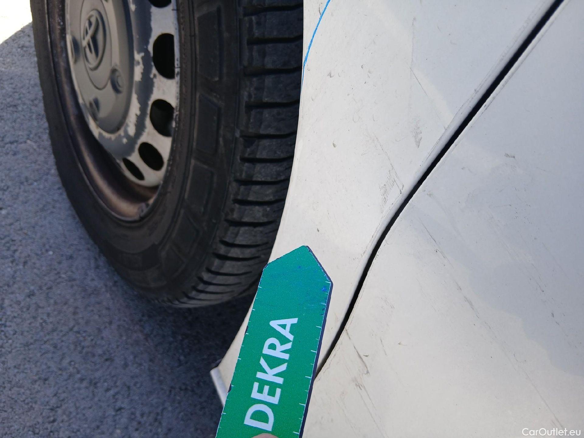  Toyota  Proace TOYOTA  / 2016 / 4P / furgón FU. MEDIO (L1) 2.0D 90kW COMFORT CARGA + #9