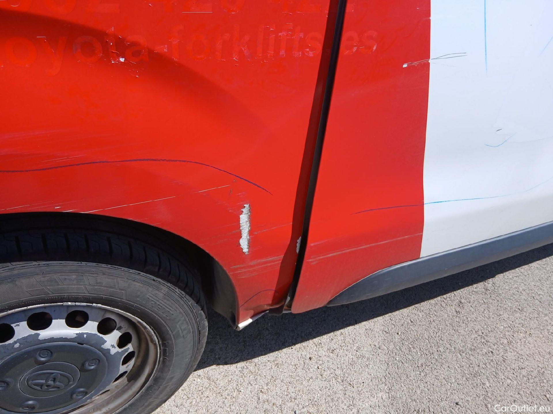  Toyota  Proace TOYOTA  / 2016 / 4P / furgón FU. MEDIO (L1) 2.0D 90kW COMFORT CARGA + #34