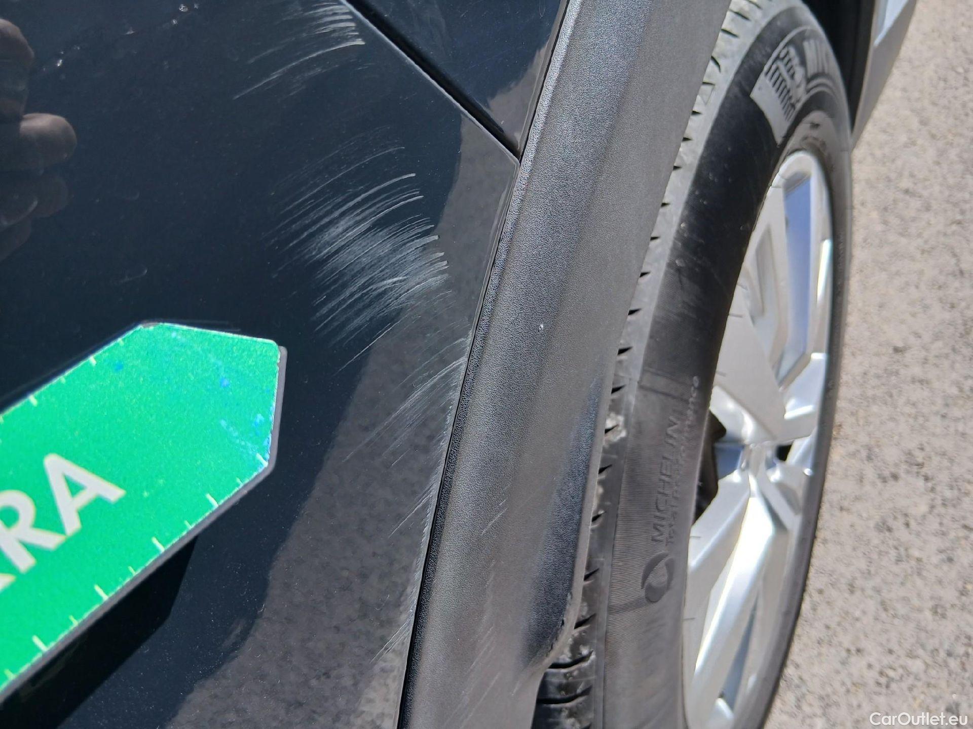  Peugeot  3008 PEUGEOT  / 2016 / 5P / todoterreno 1.5 BlueHDi 96kW (130CV) S&S Active #42