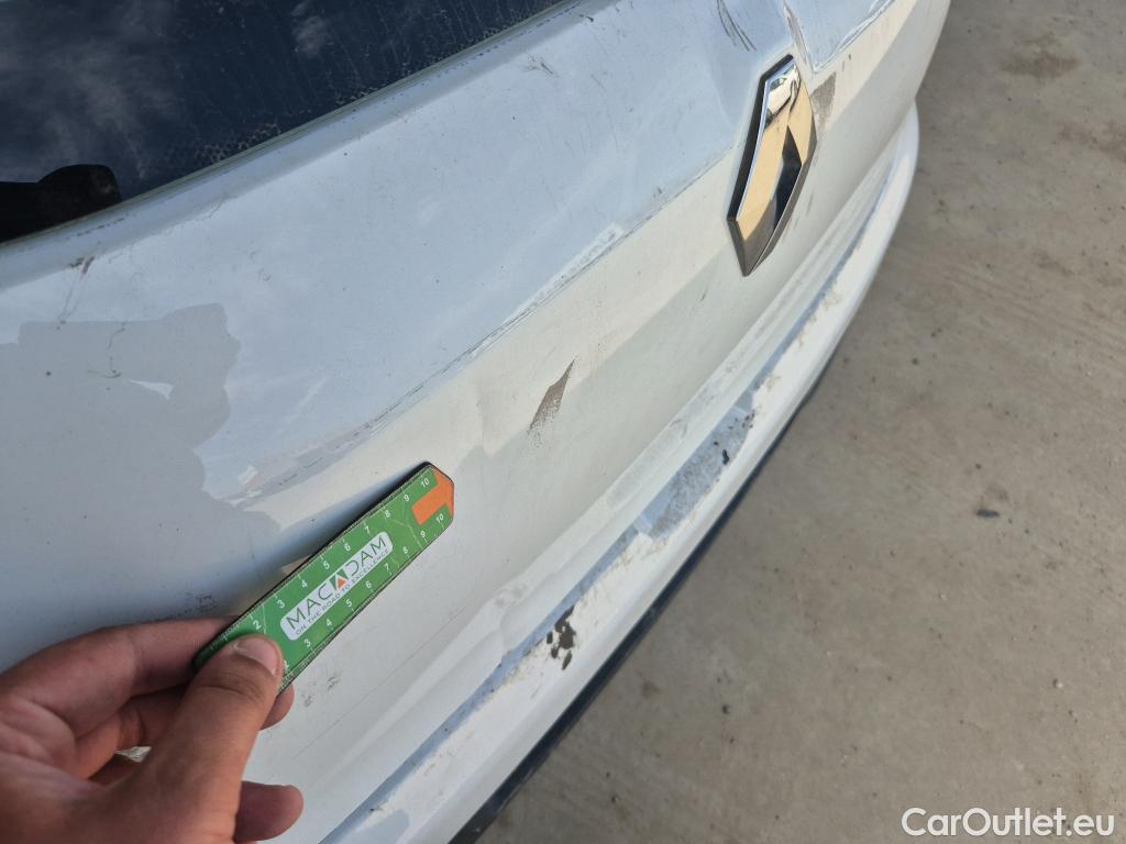  Renault  Clio RENAULT  / 2016 / 5P / berlina con portón Business TCe 66kW (90CV) GLP -18 #7